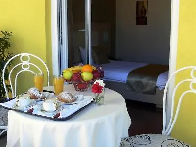 Sky 2 Hotel טיראנה